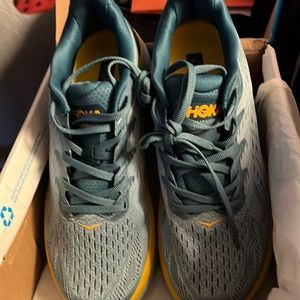 Brand new I ordered them do not fit size 8